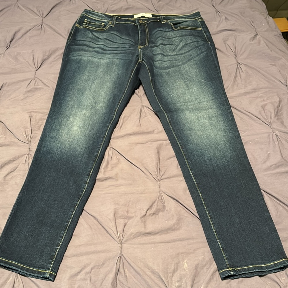 KanCan Women's Dark Blue Faded Skinny Jeans - Picture 4 of 7